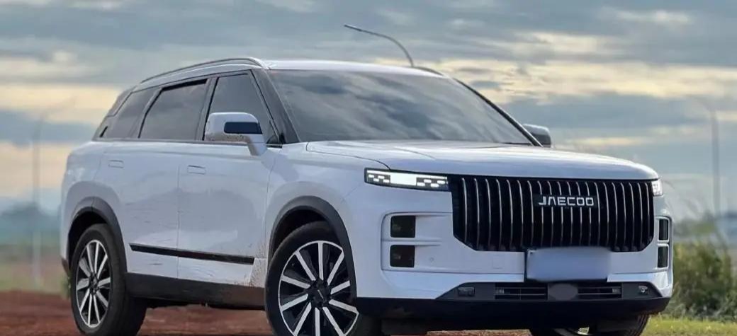 بررسی کامل مشخصات، تجربه رانندگی و قیمت روز بازار لوکانو L7